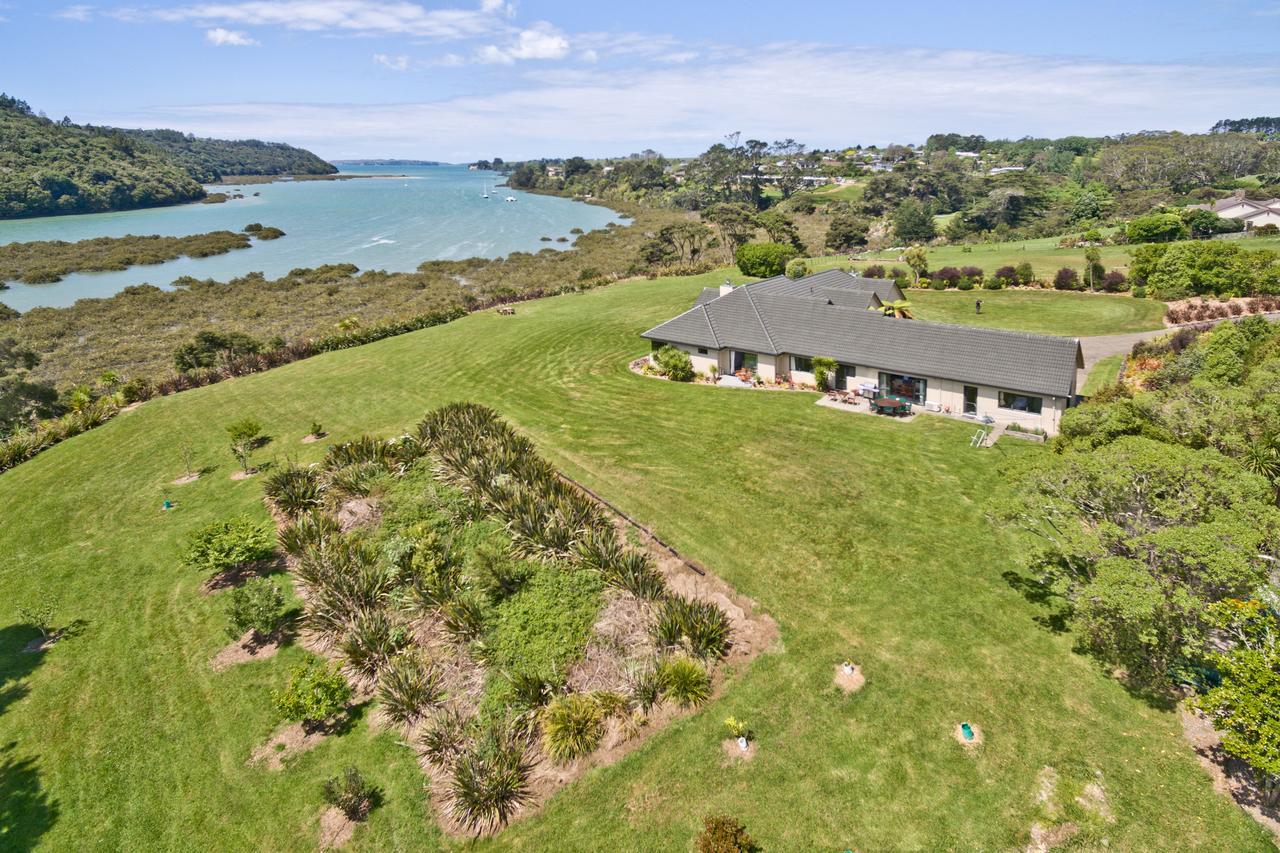 Okura River Estate Getaway Auckland Exteriör bild
